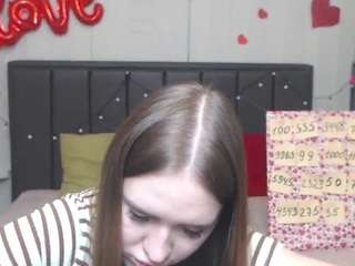LauraHlot