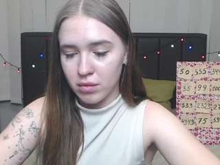 LauraHlot