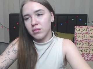 LauraHlot