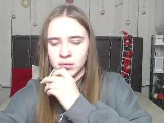 laurahlot's CamSoda show and profile