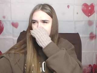 laurahlot's CamSoda show and profile