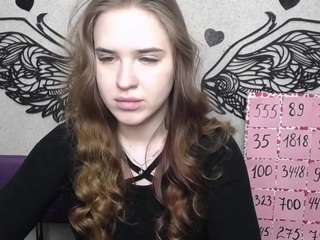 laurahlot's CamSoda show and profile