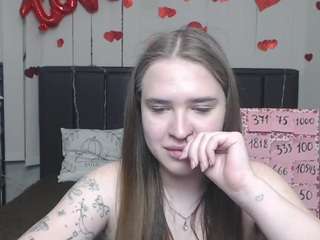 LauraHlot