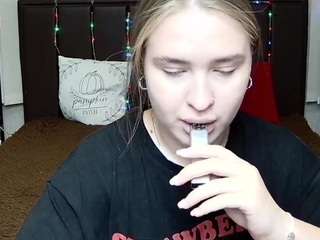 LauraHlot live webcam show