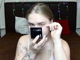 LauraHlot live webcam show