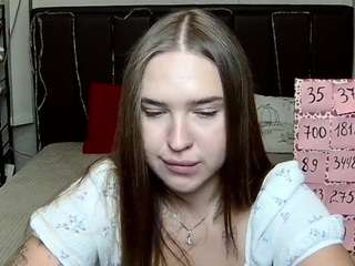 LauraHlot