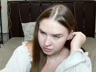 LauraHlot