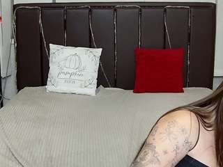 LauraHlot