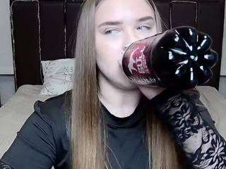 LauraHlot