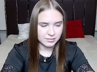 LauraHlot