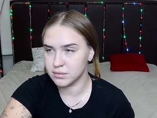 LauraHlot live cam preview