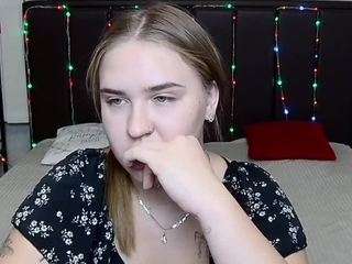 LauraHlot