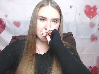LauraHlot