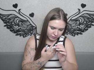 LauraHlot