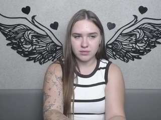 LauraHlot
