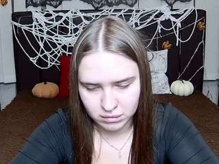 LauraHlot on CamSoda