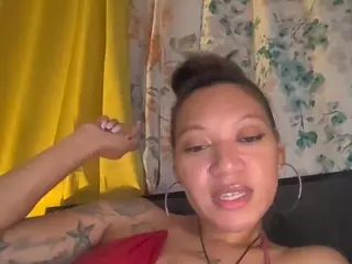 Slimthickxxx's Live Sex Cam Show