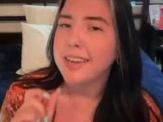 alexxissteele Live Webcam on CamSoda