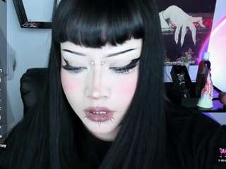 Live cam show with cristal-kosh