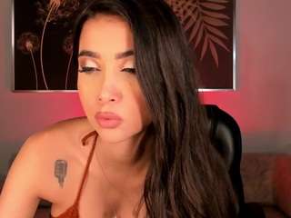 valeriavelvet Live Webcam on CamSoda