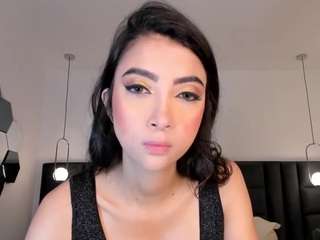 valeriavelvet Live Webcam on CamSoda