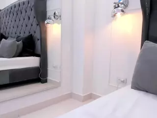ariel-jones's Live Sex Cam Show