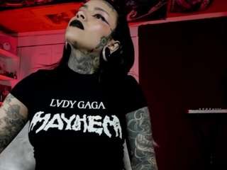 le modèle hera-ink est en webcam porno dans un show sur le site camsoda, il possède les tags suivants: ahegao,pov,genital piercings,gothgirl,horny,lush,naked,nature,nipple piercings,orgasm,pussy,fingers,shaved pussy,skinny,solo show,spank,squirter,strip,tattoos,twerk