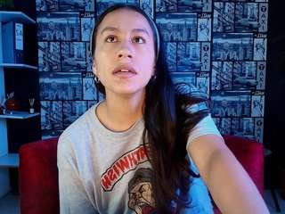 emmygomez live cam profile