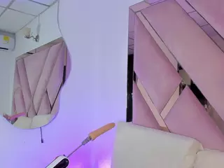 Esmeraldaht's Live Sex Cam Show