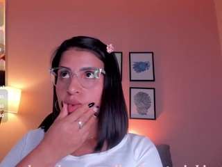 sheyla-hills live cam profile