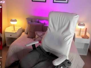 sheyla Hills live webcam show