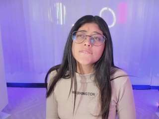 corinne-benson's CamSoda show and profile