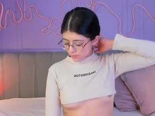 Curvy Corinne