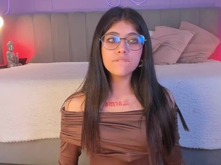 corinne-benson Sex Cam Show