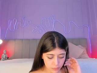 Curvy Corinne live webcam show