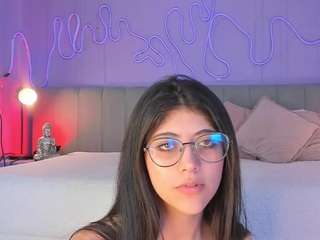 Curvy Corinne live webcam show