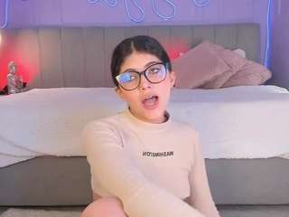 Curvy Corinne