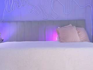 Curvy Corinne live cam preview