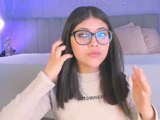 Curvy Corinne live cam preview