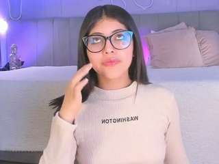 Curvy Corinne