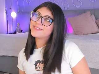 Curvy Corinne