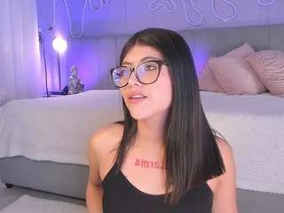 Curvy Corinne