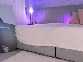 Curvy Corinne live cam preview