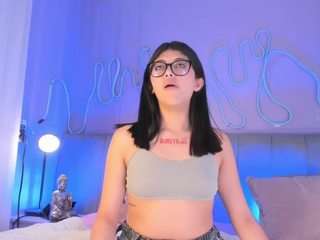Curvy Corinne live cam preview