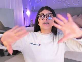 Curvy Corinne