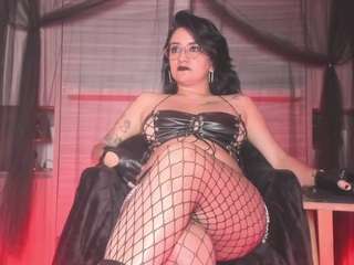 kyliemaxwell's CamSoda show and profile