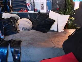 lilymoonlight's CamSoda show and profile