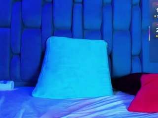 roussans's CamSoda show and profile