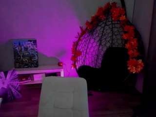 lilywilliamss from CamSoda is Freechat