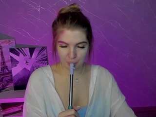 le modèle lilywilliamss est en webcam porno dans un show sur le site camsoda, il possède les tags suivants: ahegao,amateur,upskirt,toys,tease,spank,solo,smile,shy,pov,normal,no drinking,natural,moaning,lovense,fingers,feet,doggy-style,dirty-talk,cute